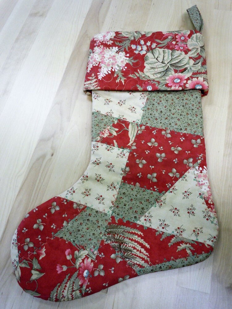 Quilted Patchwork Stocking Pattern - Everything Fabric