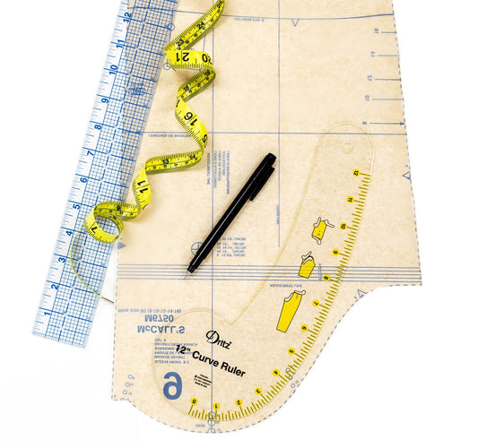 Curve Ruler Clear 305 mm for precise cutting, marking and patchwork