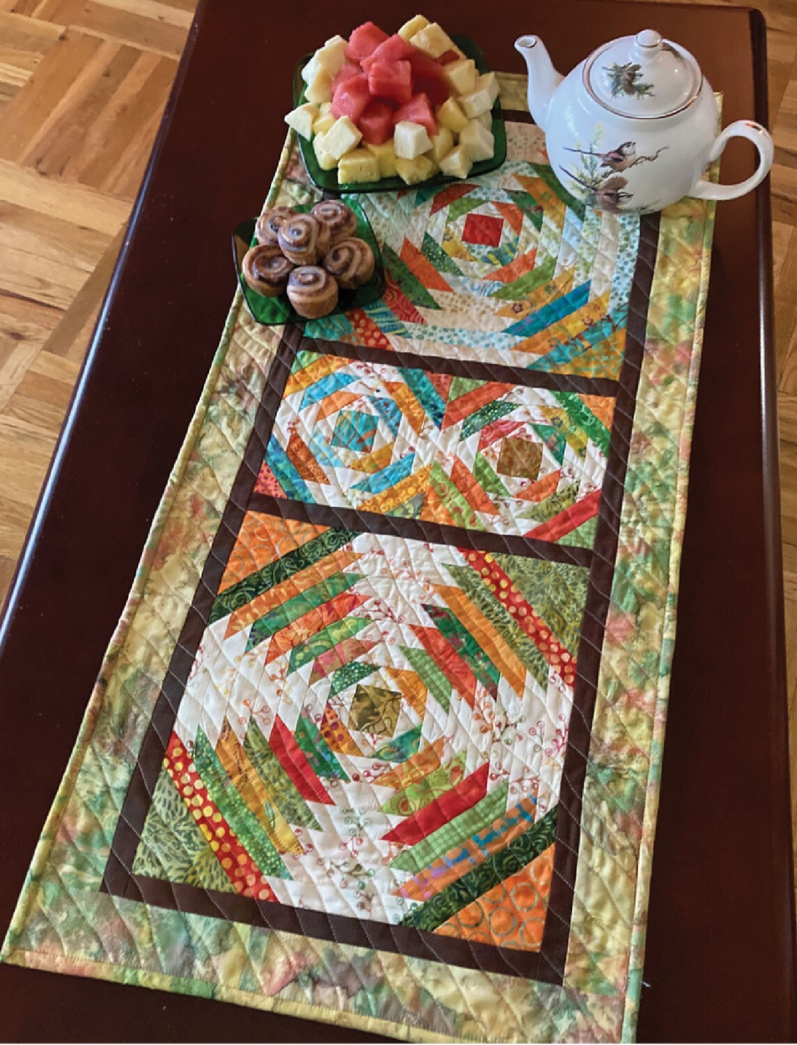 Pineapple Surprise Runner Pattern , quilting and craft projects