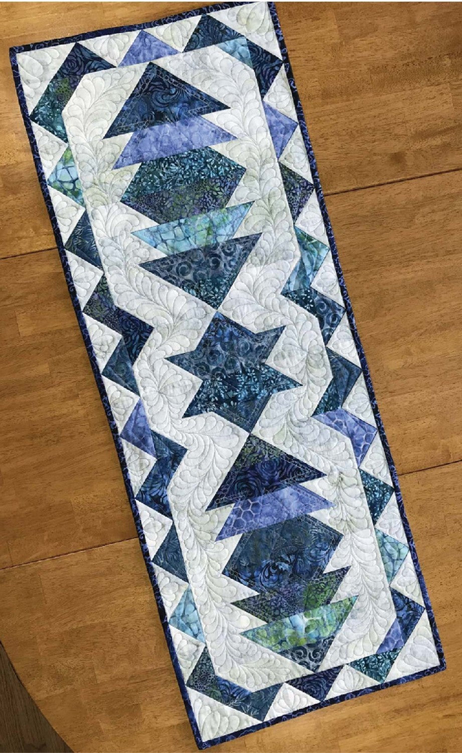 Lanterns Table Runner Pattern , quilting and craft projects