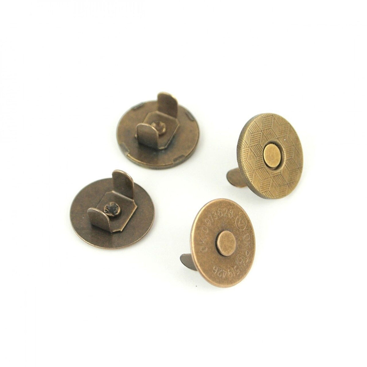 Sallie Tomato Magnetic Snap 3/4in - Antique