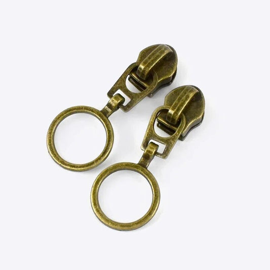 Antique Zipper Pull 5 Circle - Everything Fabric