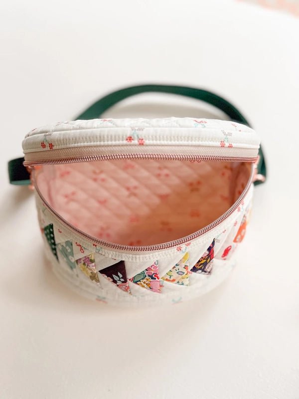 Flying Geese Belt Bag Pattern - Everything Fabric