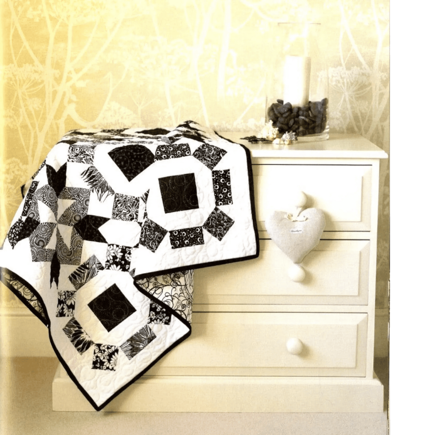 Jelly Roll Sampler Quilts Book - Everything Fabric