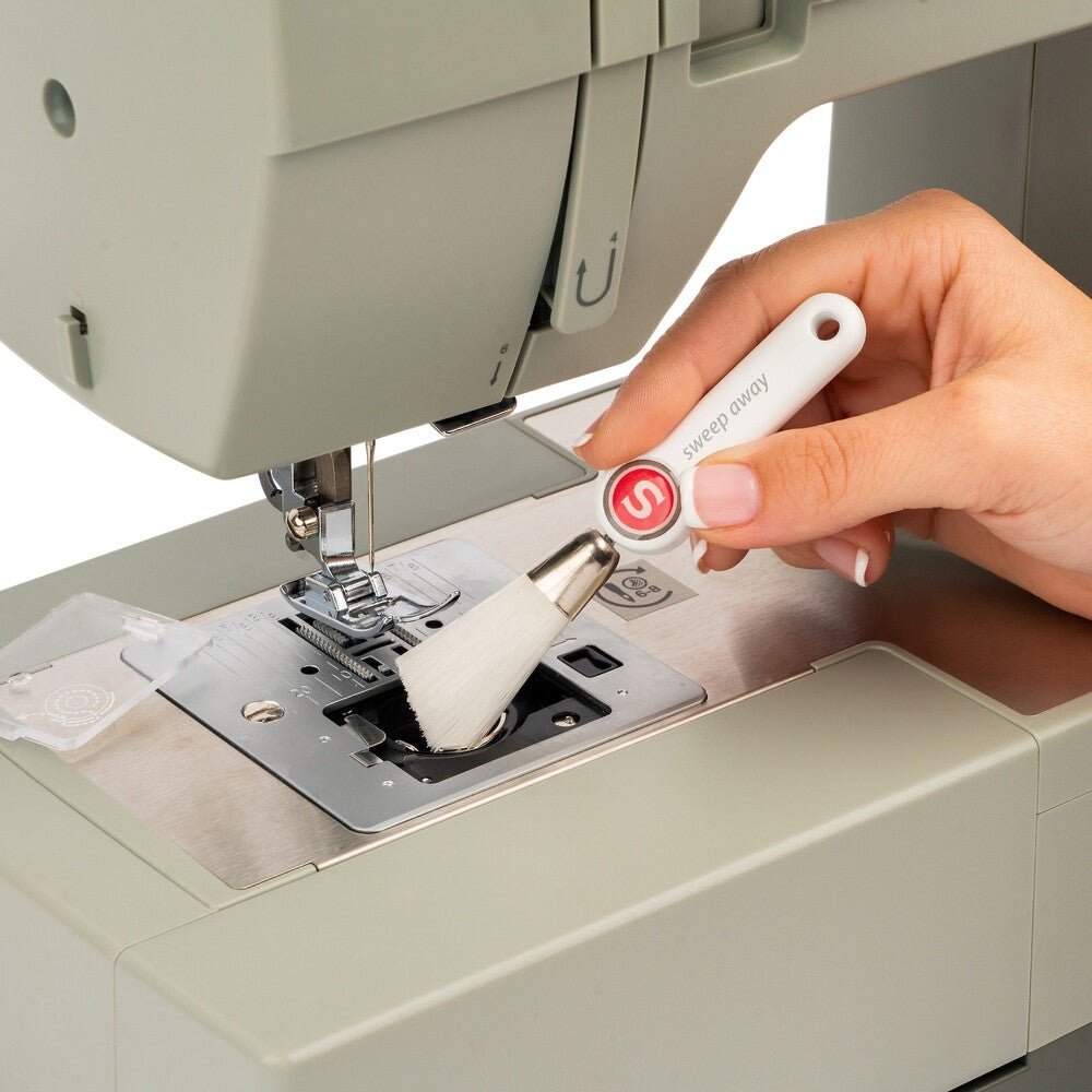 Lint Brush - Angled Edge - Everything Fabric