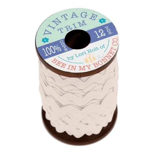 Lori Holt Gentler Times 10 mm Vintage Rick Rack LATTE - Everything Fabric