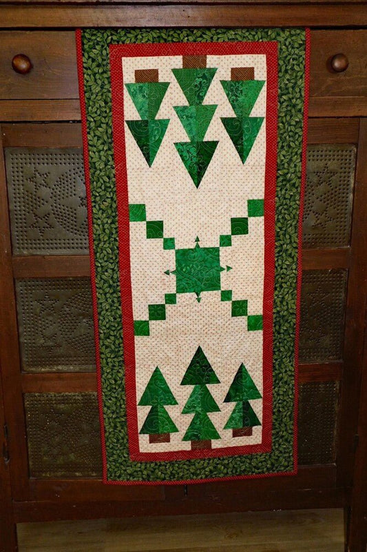 Northwoods Runner Pattern - Everything Fabric