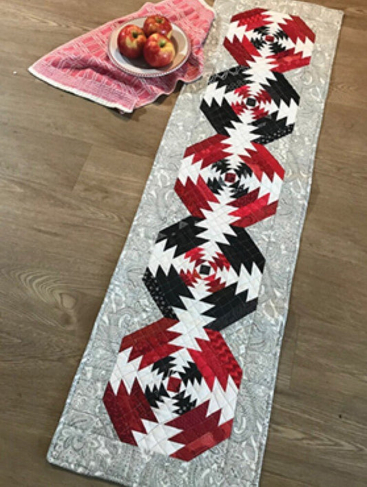 Pineapple Popout Table Runner Pattern - Everything Fabric