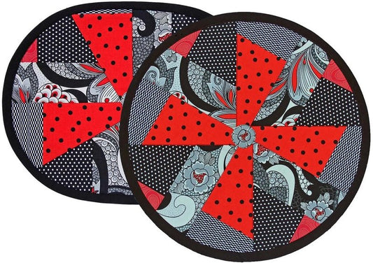 Twist N Twirl Placemat Pattern by Cut Loose Press - Everything Fabric