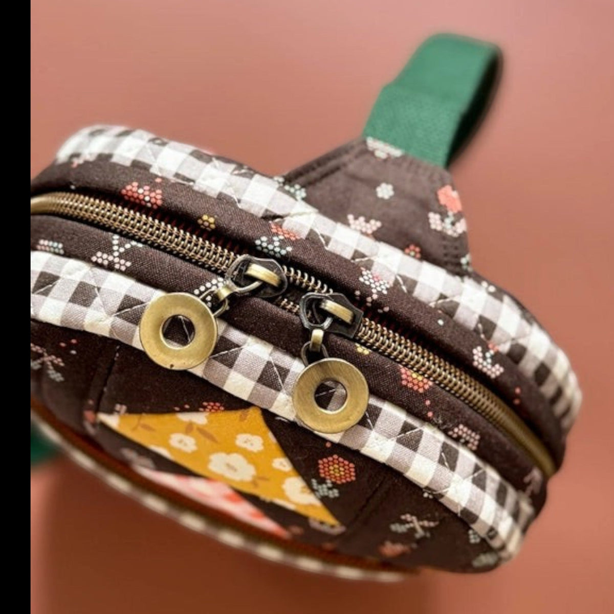 Weekend Sling Bag Pattern - Everything Fabric